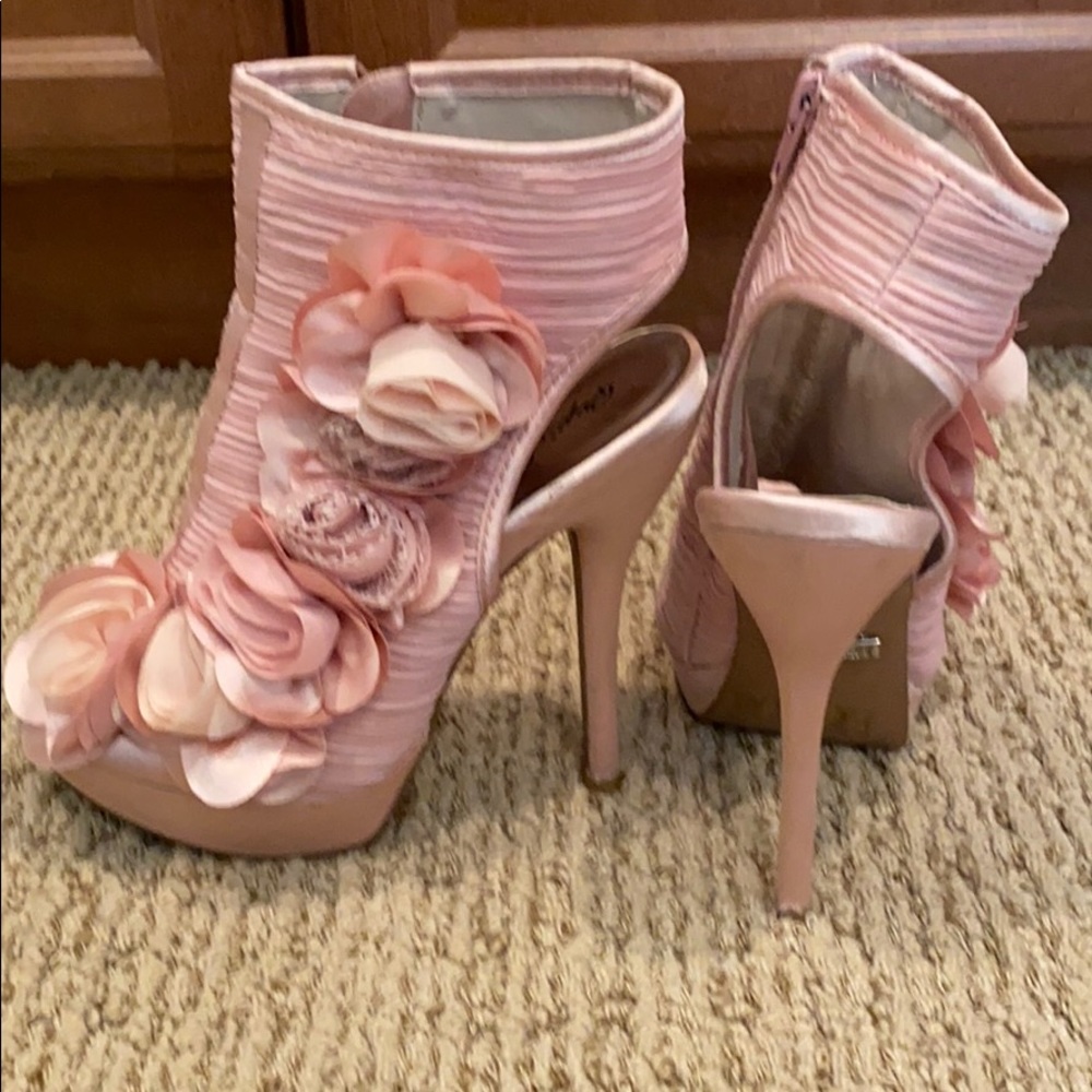 Pink satin floral heels! - Picture 5 of 6
